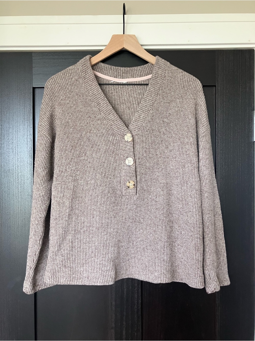 Cozy Ribbed V-Neck Henley Pullover Sweater - Taupe
